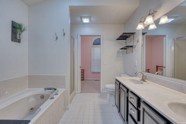 4422 Summercreek Lane, Newburgh, IN 47630