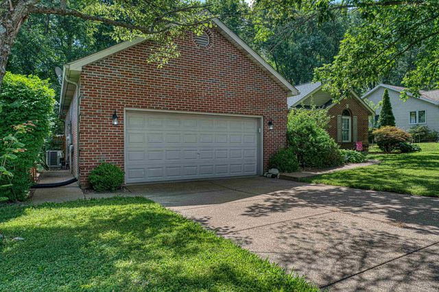 4422 Summercreek Lane, Newburgh, IN 47630