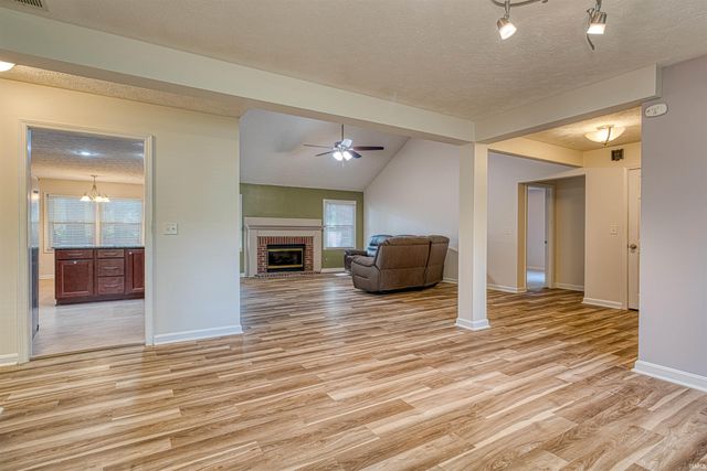 4422 Summercreek Lane, Newburgh, IN 47630
