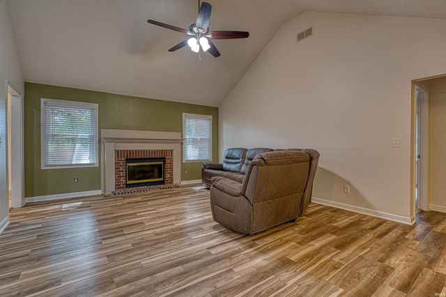 4422 Summercreek Lane, Newburgh, IN 47630