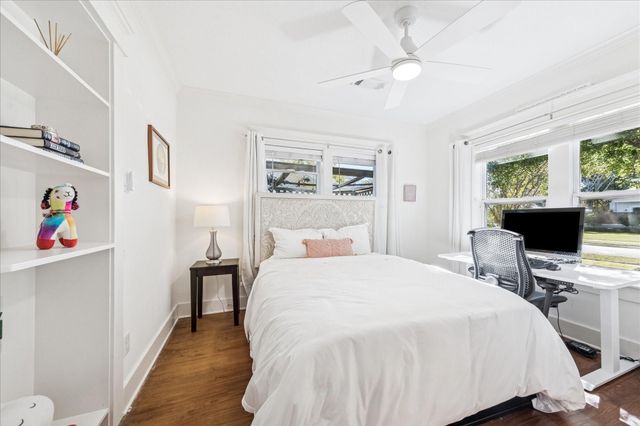 825 Merrill Street, Houston, TX 77009