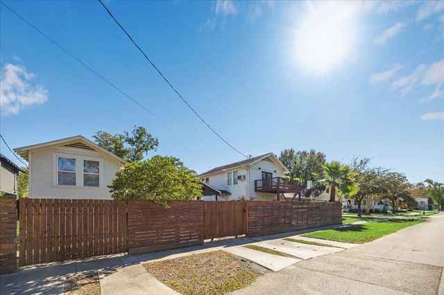 825 Merrill Street, Houston, TX 77009