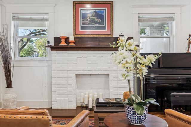 825 Merrill Street, Houston, TX 77009