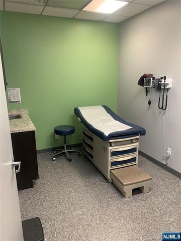 47 Orient 3C, Rutherford, NJ 07070