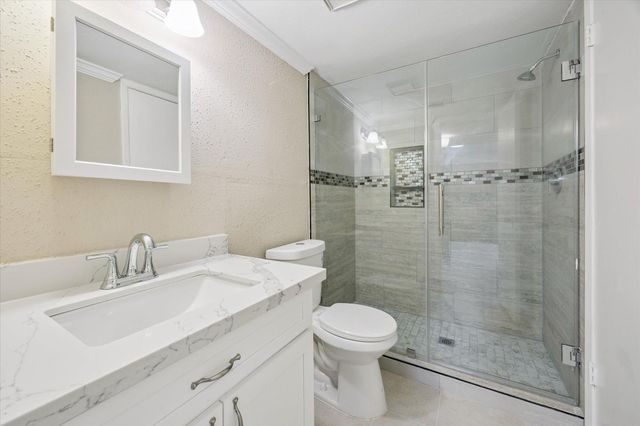 11957 Bob White Drive 863, Houston, TX 77035