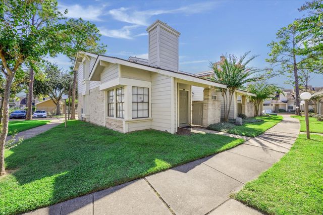 11957 Bob White Drive 863, Houston, TX 77035