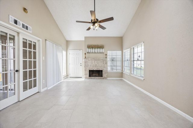 11957 Bob White Drive 863, Houston, TX 77035