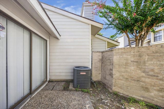 11957 Bob White Drive 863, Houston, TX 77035