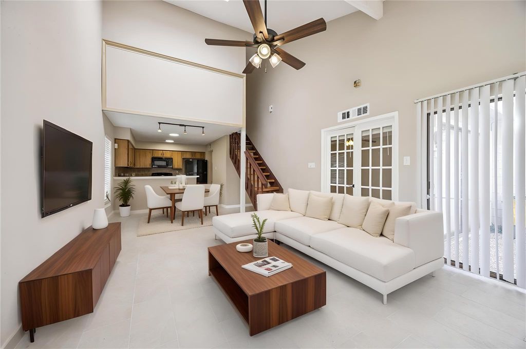 11957 Bob White Drive 863, Houston, TX 77035