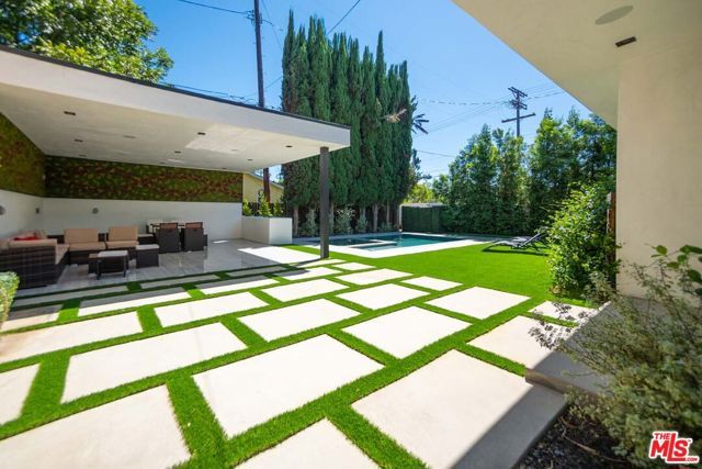 11658 Morrison Street, Valley Village, CA 91601