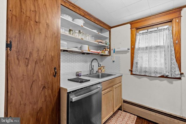 210 CHARLES AVENUE, Hanover, PA 17331