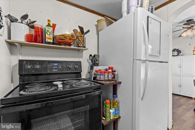 210 CHARLES AVENUE, Hanover, PA 17331