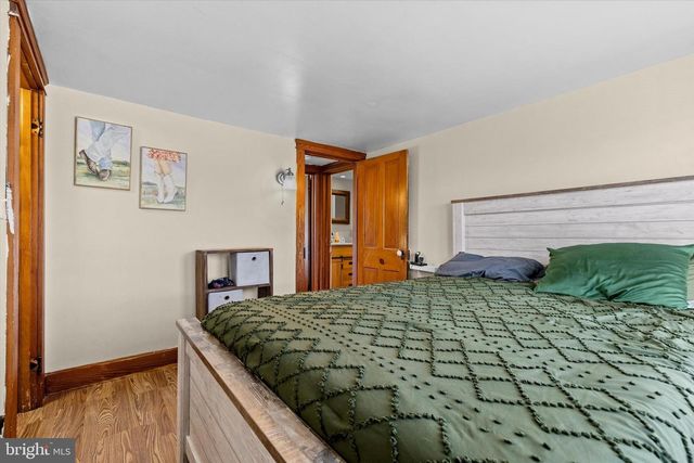 210 CHARLES AVENUE, Hanover, PA 17331