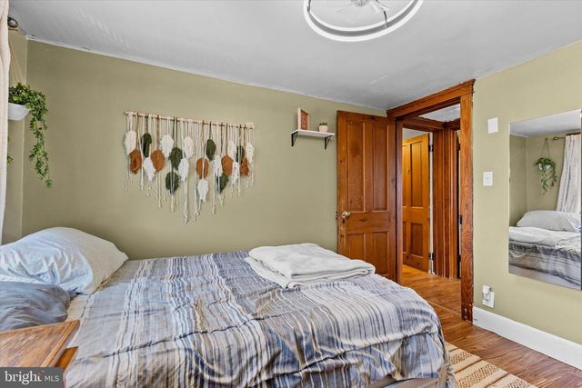 210 CHARLES AVENUE, Hanover, PA 17331