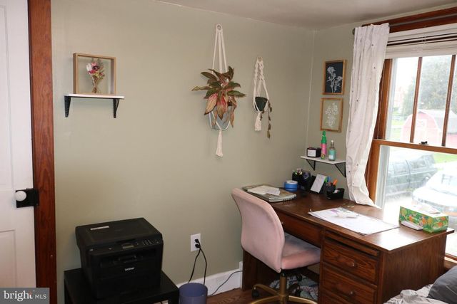 210 CHARLES AVENUE, Hanover, PA 17331