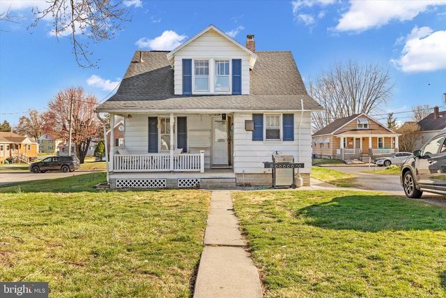 210 CHARLES AVENUE, Hanover, PA 17331