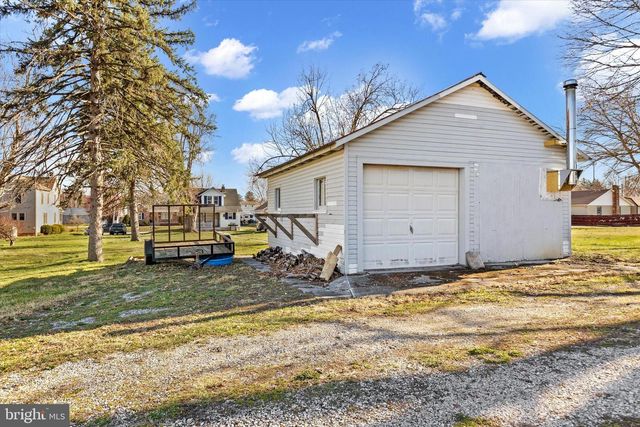 210 CHARLES AVENUE, Hanover, PA 17331