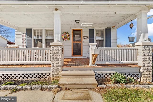 210 CHARLES AVENUE, Hanover, PA 17331