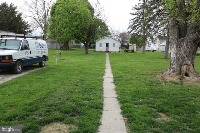 210 CHARLES AVENUE, Hanover, PA 17331