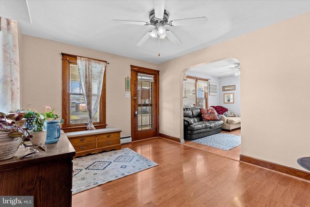 210 CHARLES AVENUE, Hanover, PA 17331
