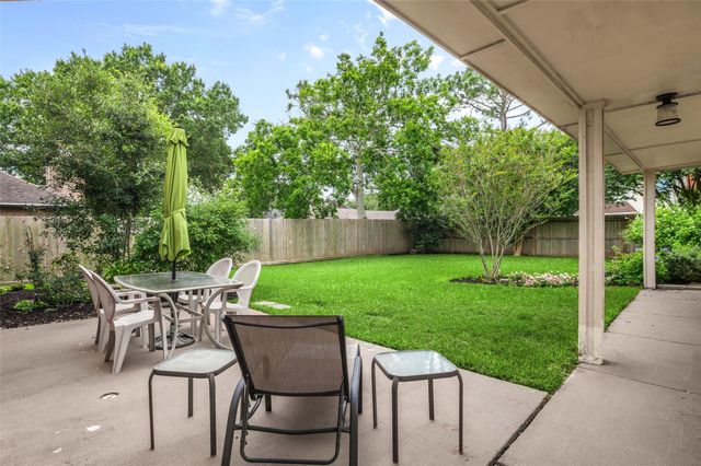 1735 Les Talley Drive, El Lago, TX 77586