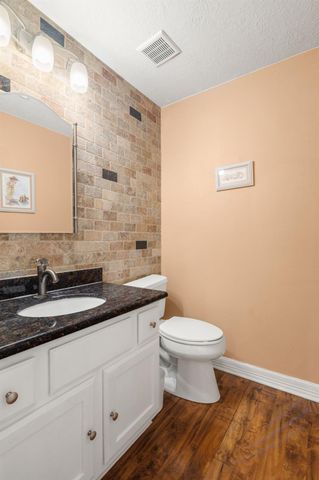 1735 Les Talley Drive, El Lago, TX 77586