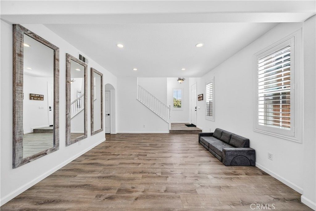 Image 7 of property listing at 35899 Gatineau, Murrieta, CA 92563