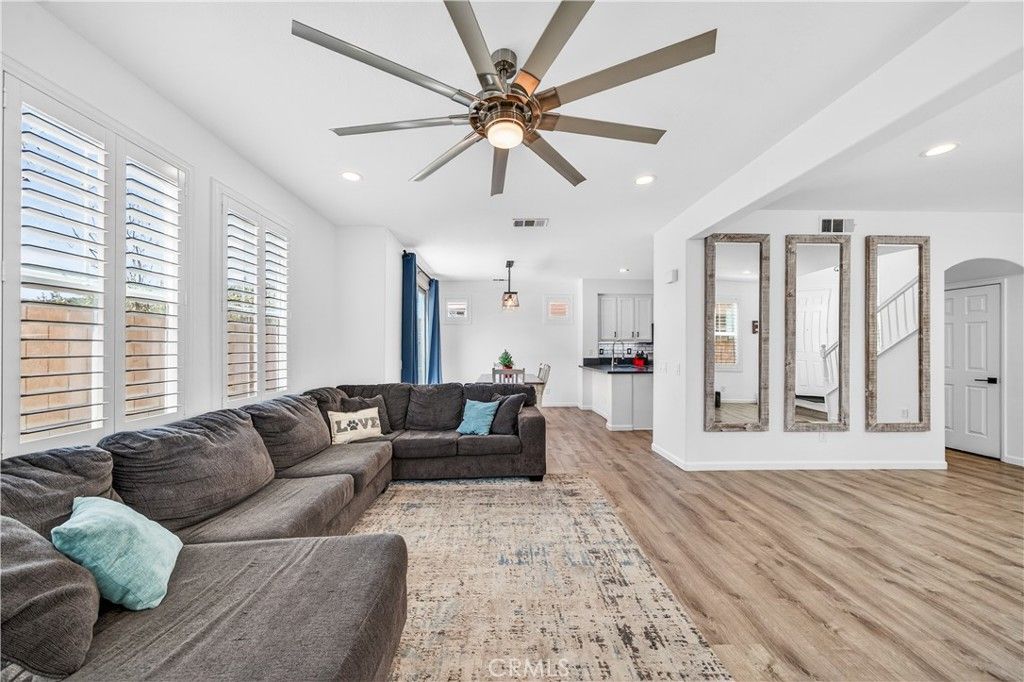 Image 8 of property listing at 35899 Gatineau, Murrieta, CA 92563