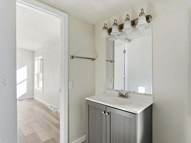 320 Lincoln AVENUE, Omro, WI 54963