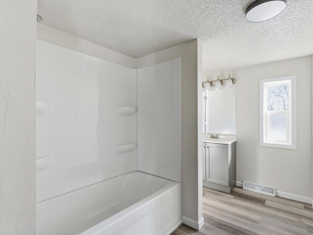 320 Lincoln AVENUE, Omro, WI 54963