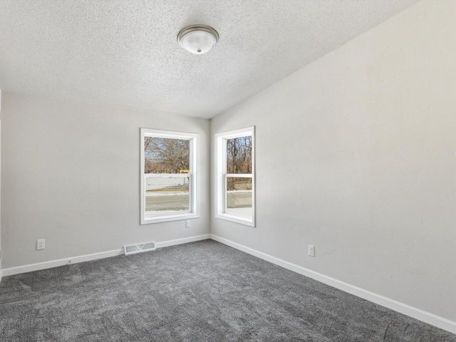 320 Lincoln AVENUE, Omro, WI 54963