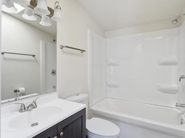 320 Lincoln AVENUE, Omro, WI 54963