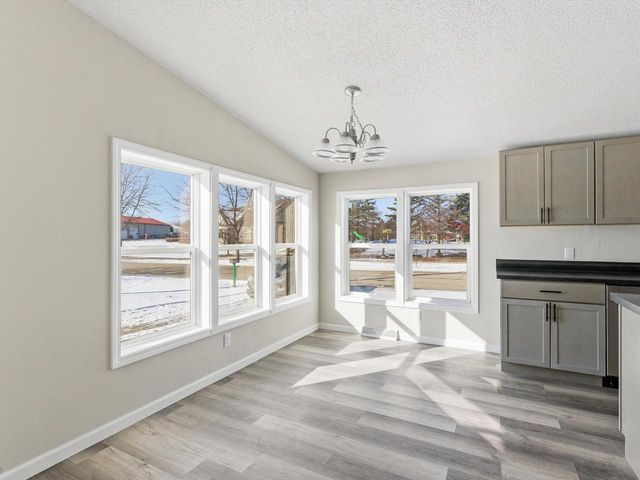 320 Lincoln AVENUE, Omro, WI 54963