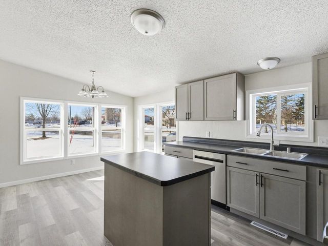 320 Lincoln AVENUE, Omro, WI 54963