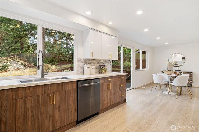 14910 SE 47th Court, Bellevue, WA 98006