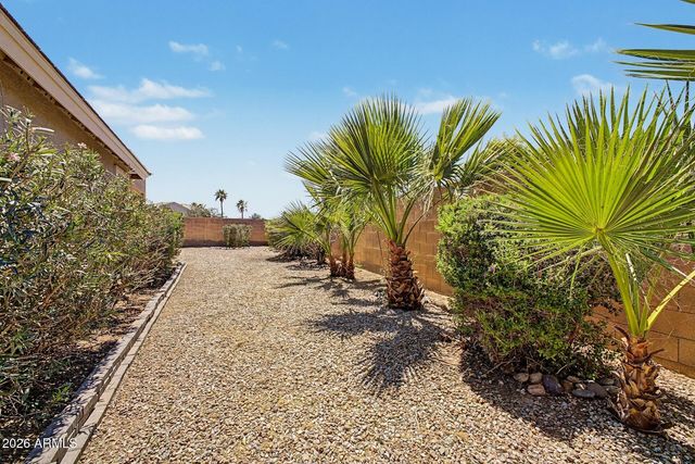 6668 S Garnet Way, Chandler, AZ 85249