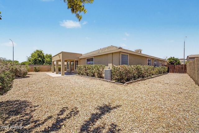 6668 S Garnet Way, Chandler, AZ 85249