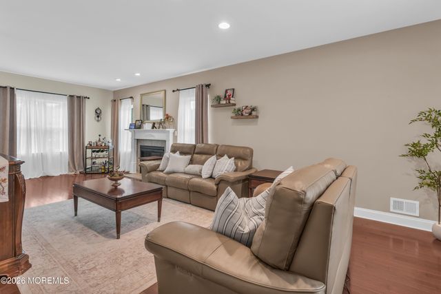 16 Saveria Court, Howell, NJ 07731