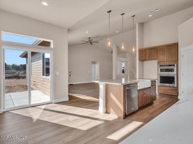 2765 Squires Street, Minden, NV 89423