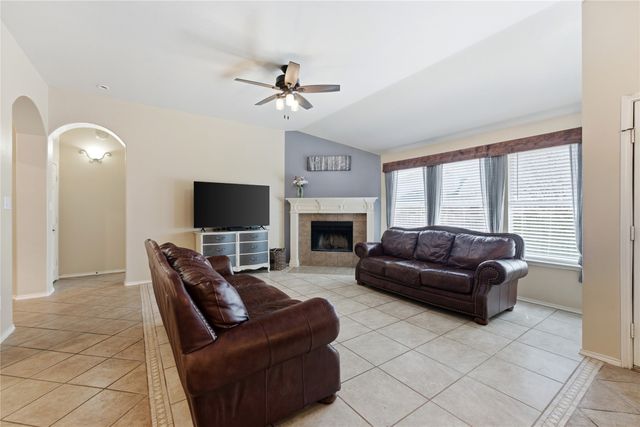 1322 Mcalpin Road, Midlothian, TX 76065