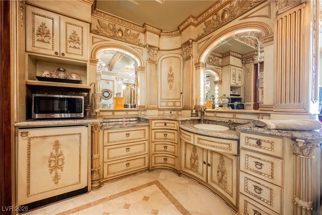 2747 Paradise Road 2801, Las Vegas, NV 89109