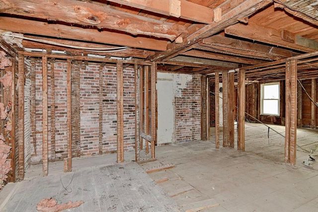 44 Bridge Street, Hillsborough, NH 03244