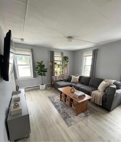 44 Bridge Street, Hillsborough, NH 03244