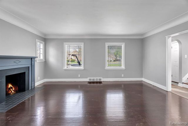 8790 E Outer Drive, Detroit, MI 48213