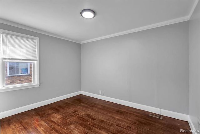 8790 E Outer Drive, Detroit, MI 48213