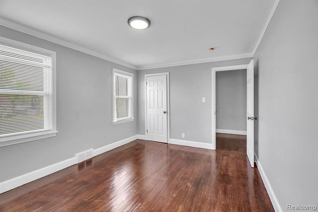 8790 E Outer Drive, Detroit, MI 48213