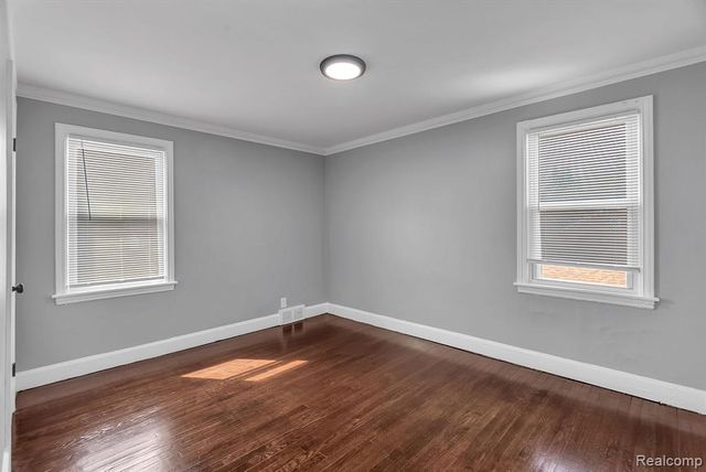 8790 E Outer Drive, Detroit, MI 48213