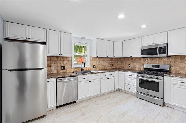 72 Dayton Avenue, Warwick, RI 02889