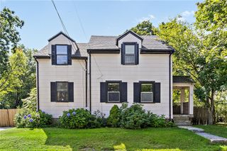 72 Dayton Avenue, Warwick, RI 02889