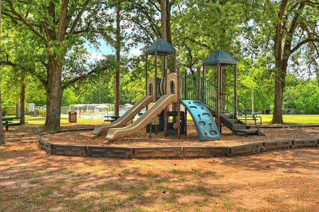 9812 Arbor Oak, Willis, TX 77318